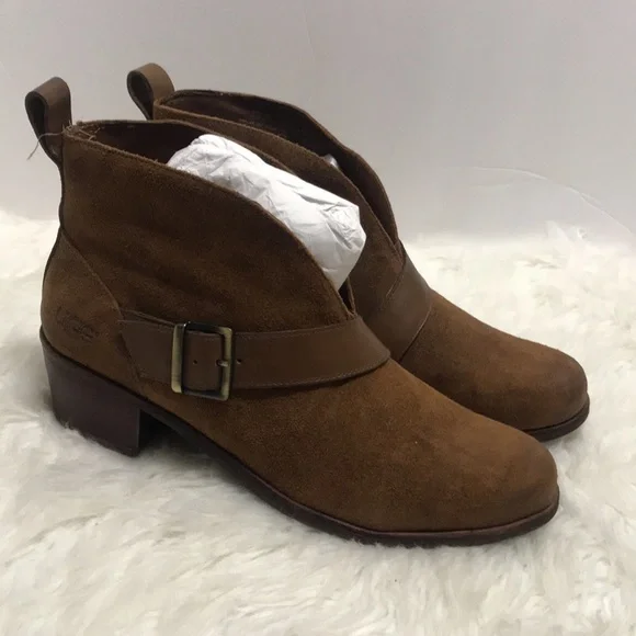 NWOB UGG WRIGHT BELTED ANKLE BOOT SIZE 8M - Picture 2 of 13